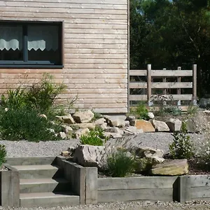  Hébergement de vacances Au Pied Des Rochers